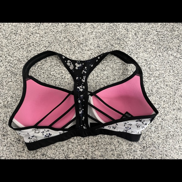 Victoria Secret PINK ultimate Sports Bra - Picture 2 of 5